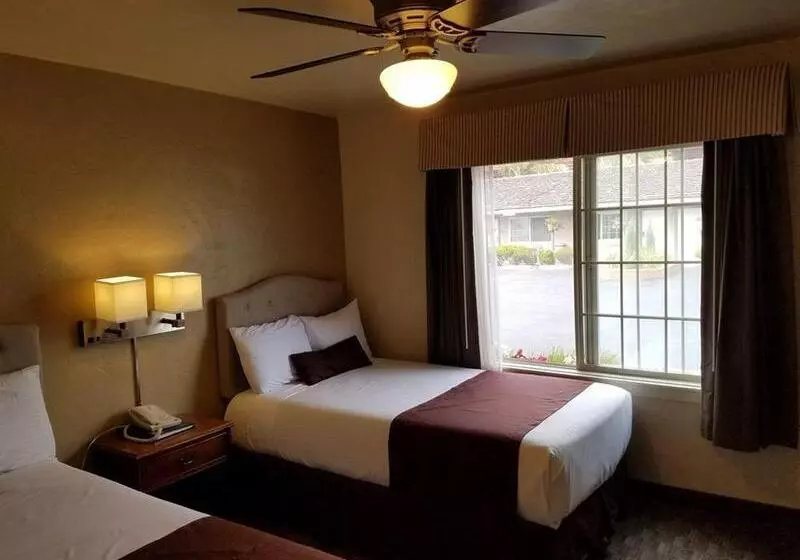 מוטל Lone Oak Lodge