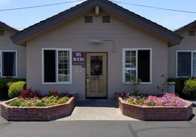 מוטל Lone Oak Lodge