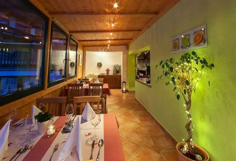 Hotelli Pension Winnebach