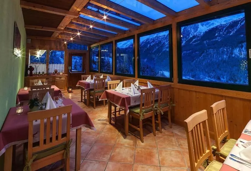 Hotelli Pension Winnebach