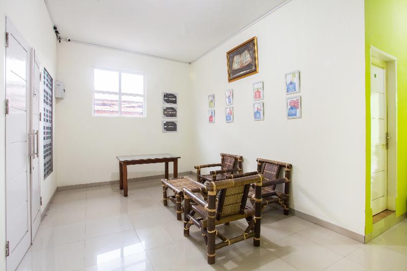 호텔 Oyo Life 2254 Kost Oetama Syariah