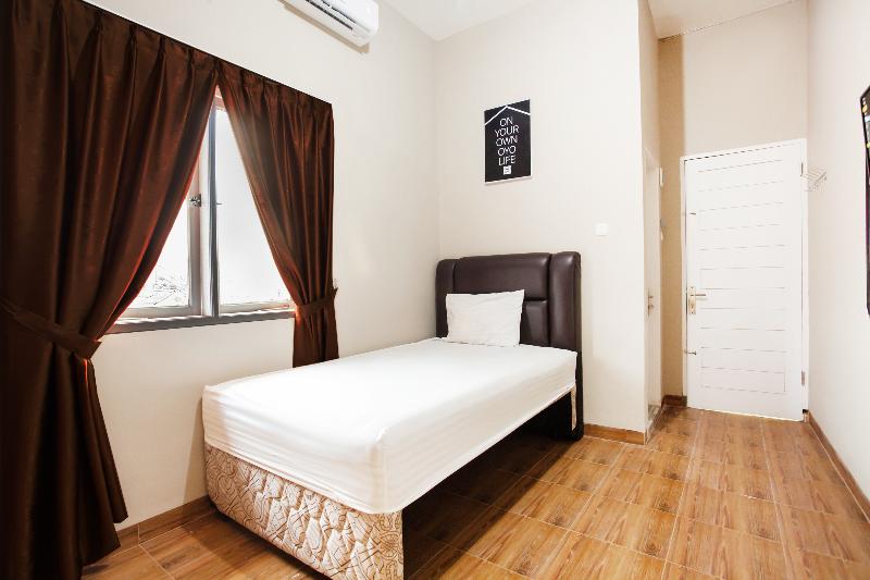 호텔 Oyo Life 2254 Kost Oetama Syariah