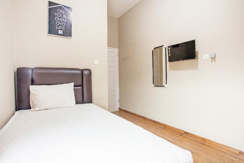 호텔 Oyo Life 2254 Kost Oetama Syariah