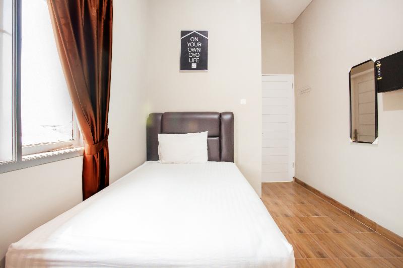 호텔 Oyo Life 2254 Kost Oetama Syariah