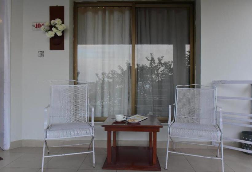 هتل Quality Lodges Bhurban