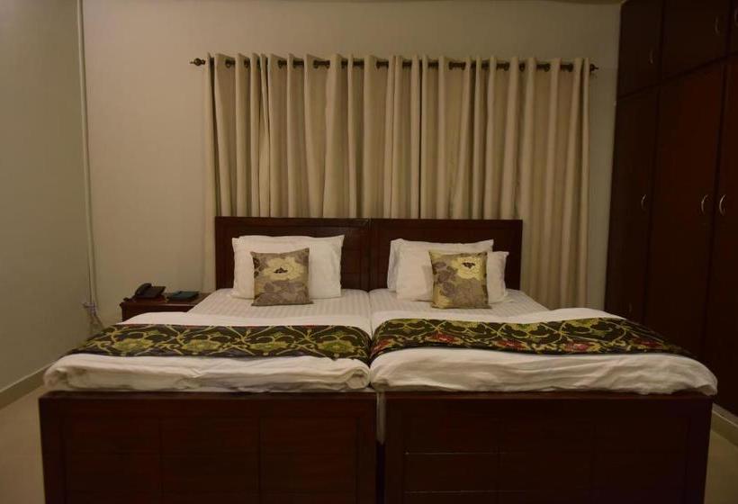 هتل Quality Lodges Bhurban