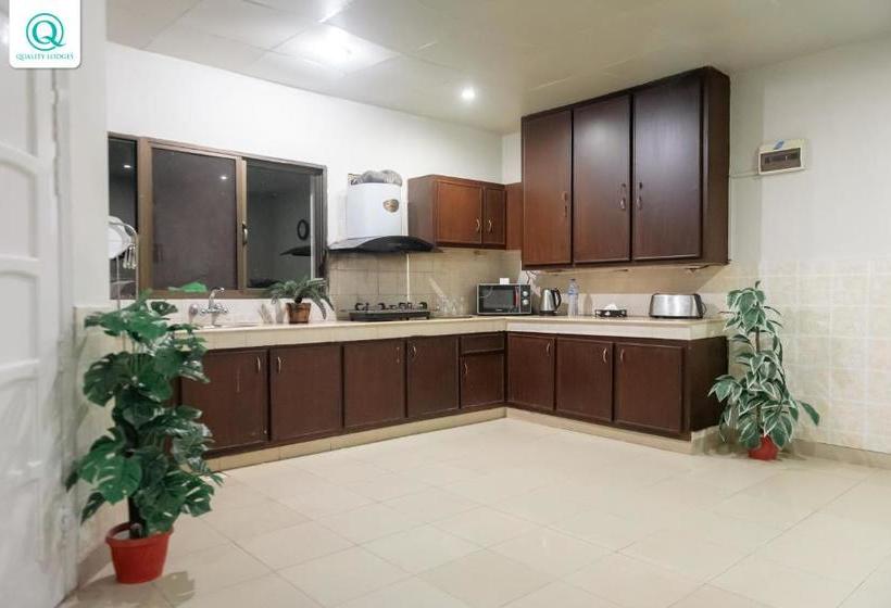 هتل Quality Lodges Bhurban