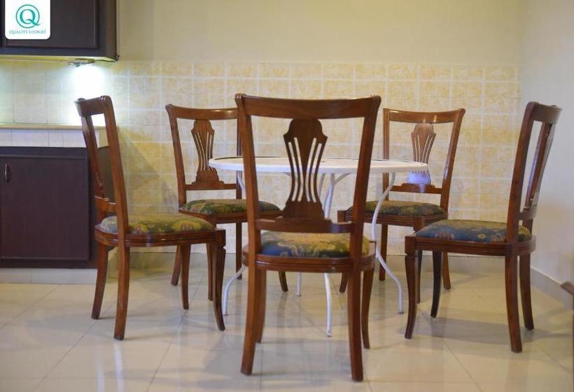 هتل Quality Lodges Bhurban