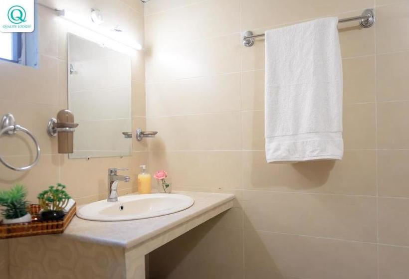 هتل Quality Lodges Bhurban