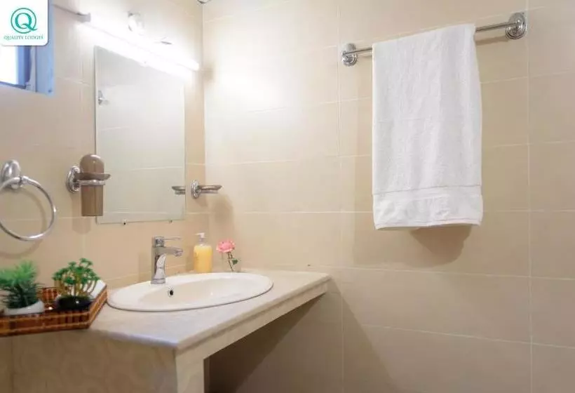 هتل Quality Lodges Bhurban