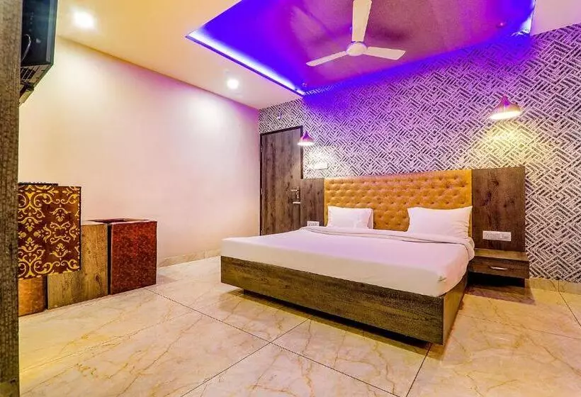 Fabhotel Rudra Inn & Cafe