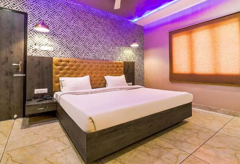 Fabhotel Rudra Inn & Cafe