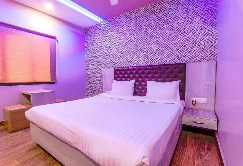 Fabhotel Rudra Inn & Cafe