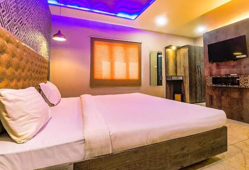 Fabhotel Rudra Inn & Cafe
