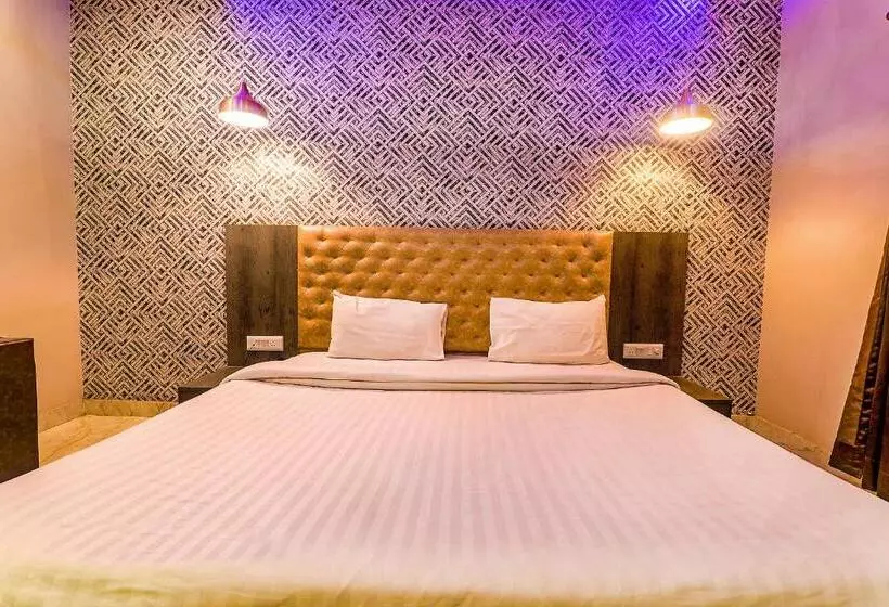 Fabhotel Rudra Inn & Cafe