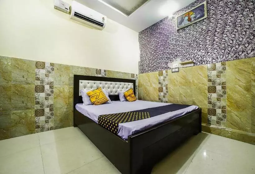 Hotelli Spot On 63979  Spark