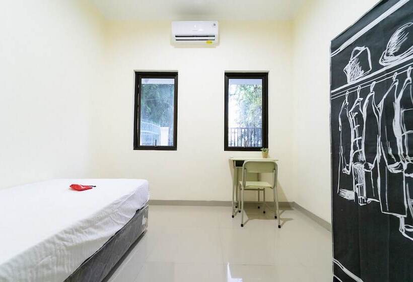 פנסיון Koolkost Near Universitas Tarumanegara