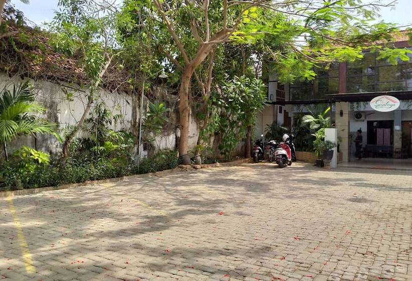 Reddoorz @ Hotel Surabaya Sumenep