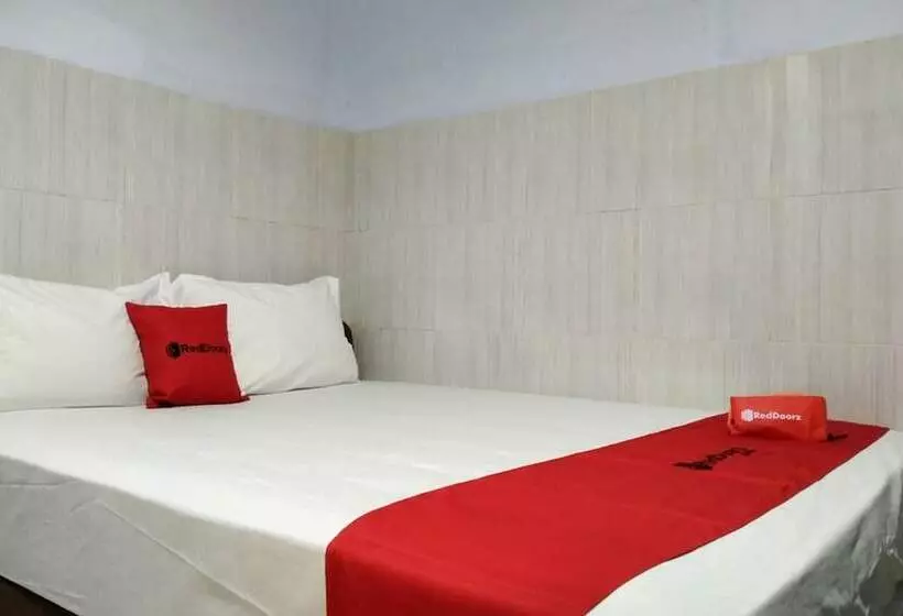 Reddoorz @ Hotel Surabaya Sumenep