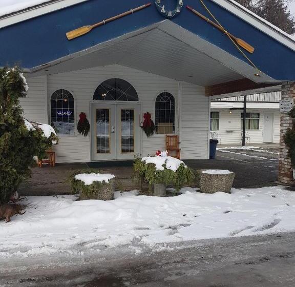 Anchor Riverfront Motel