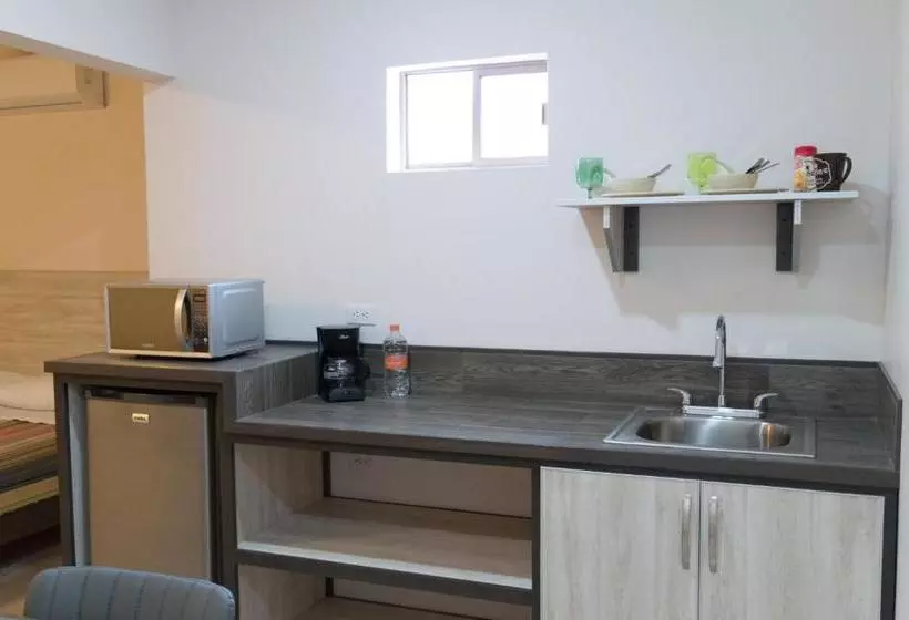 ユースホステル Magnolias Suites