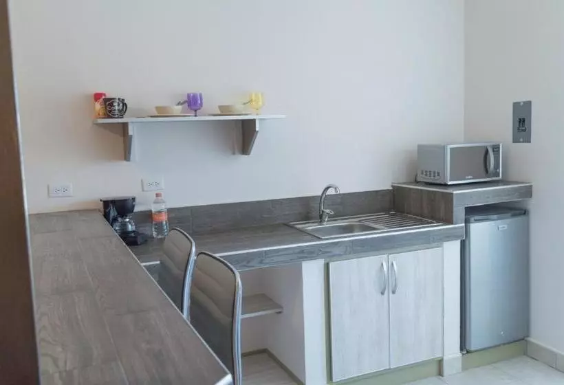 ユースホステル Magnolias Suites