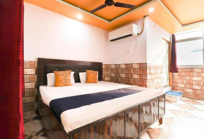 هتل Spot On 49251 Harish Chandra Guest House