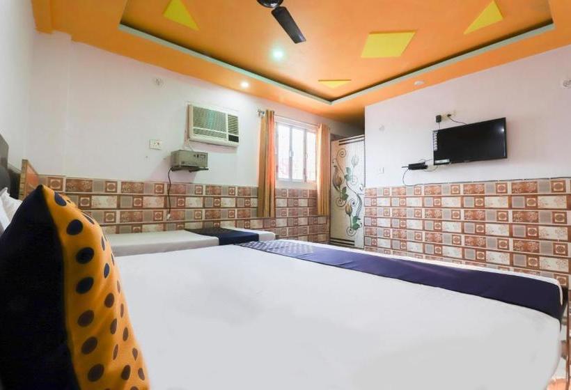 هتل Spot On 49251 Harish Chandra Guest House