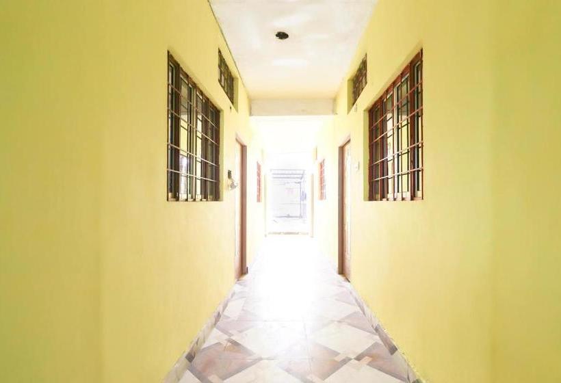 هتل Spot On 49251 Harish Chandra Guest House