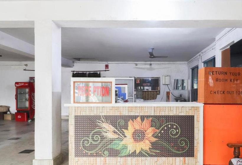 هتل Spot On 49251 Harish Chandra Guest House