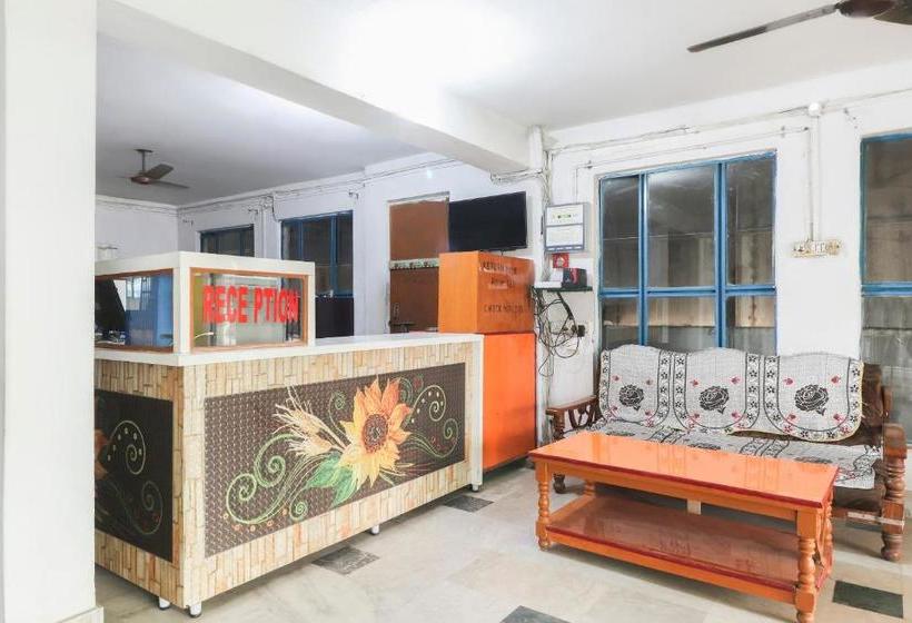 هتل Spot On 49251 Harish Chandra Guest House