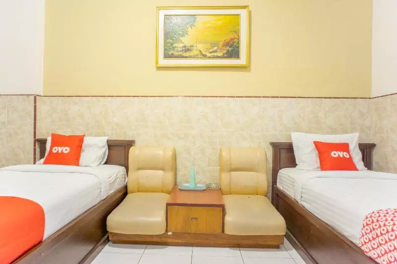 Hotel Oyo 2180 Vina Vira