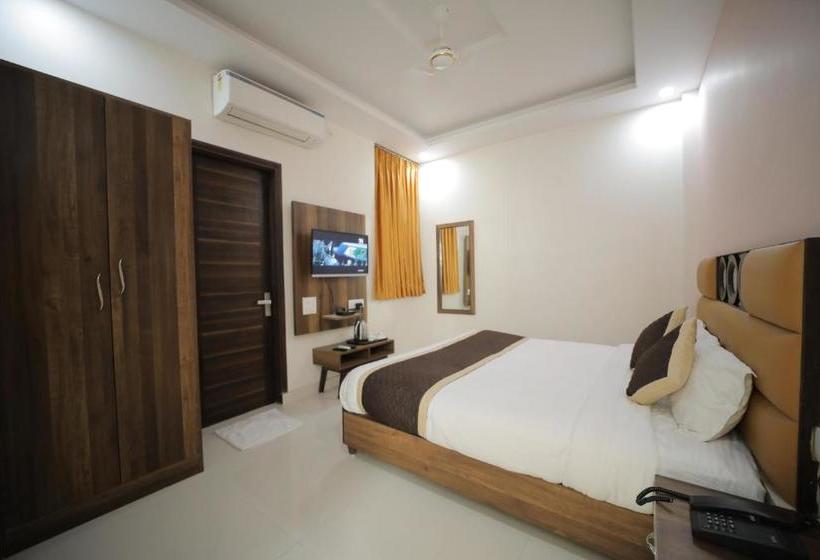 בית מלון כפרי Piestay Shahi Palace