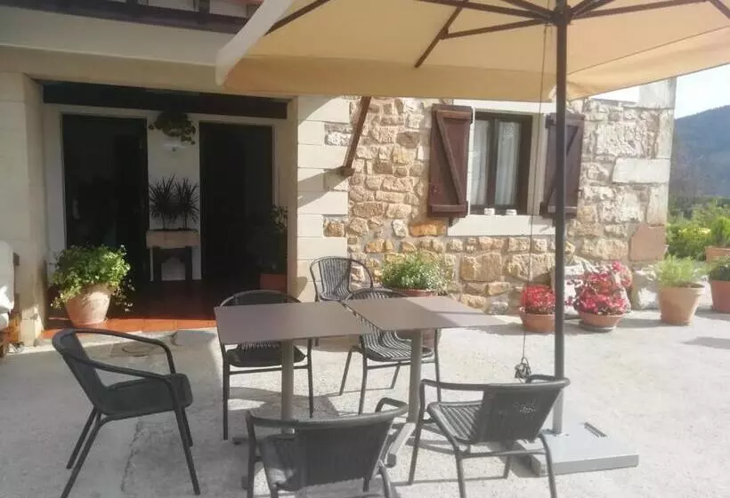 هتل Astei Nekazalturismoa