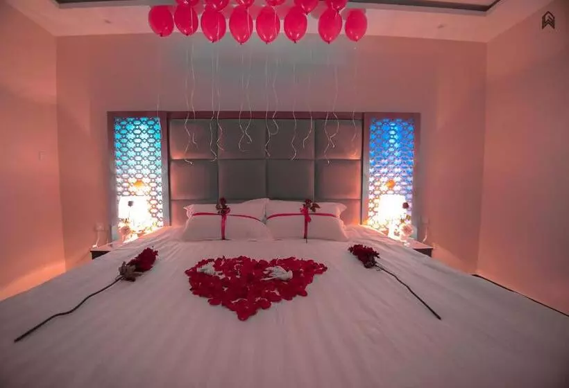 هتل Loluat Al Matar Furnished Units