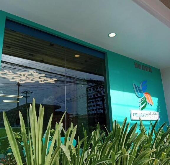 Hotel Felicity Island