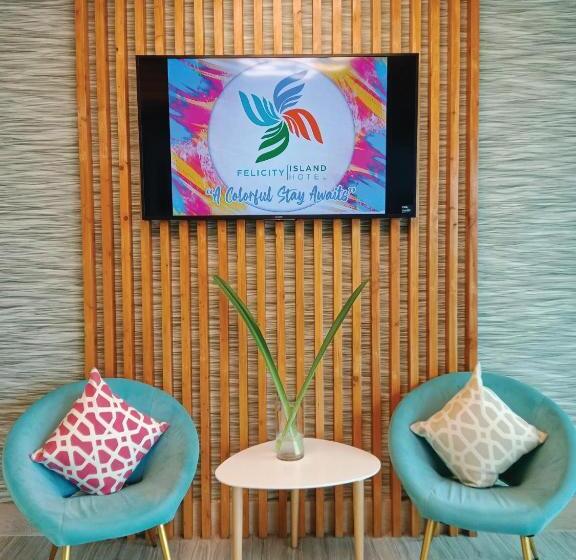 Hotel Felicity Island