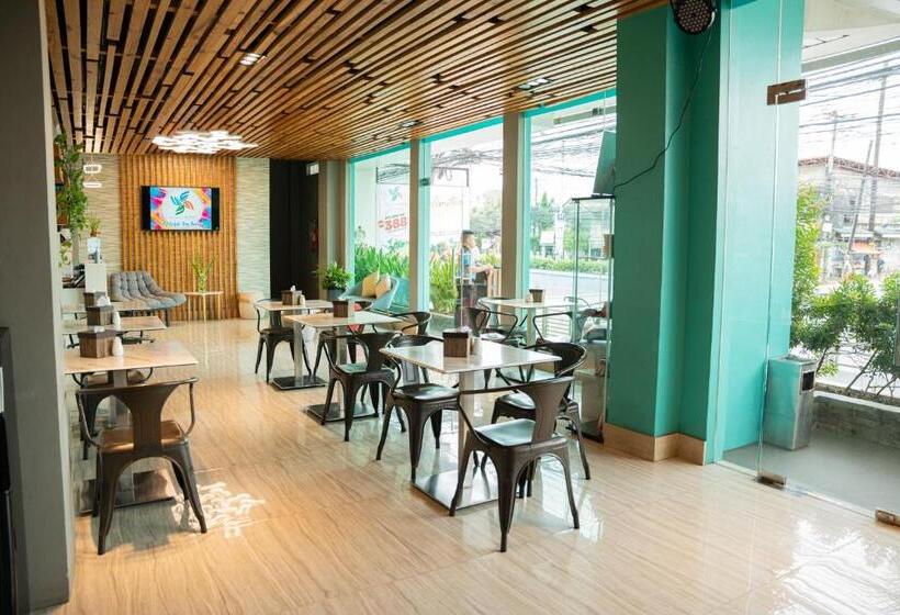 Hotel Felicity Island