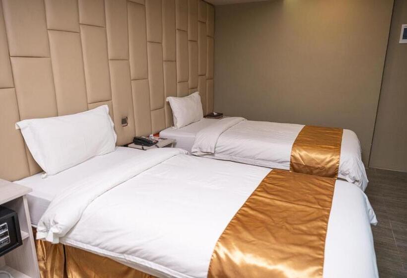 Hotel Felicity Island