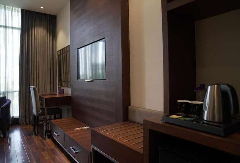 Indigo Heights Hotel & Suites