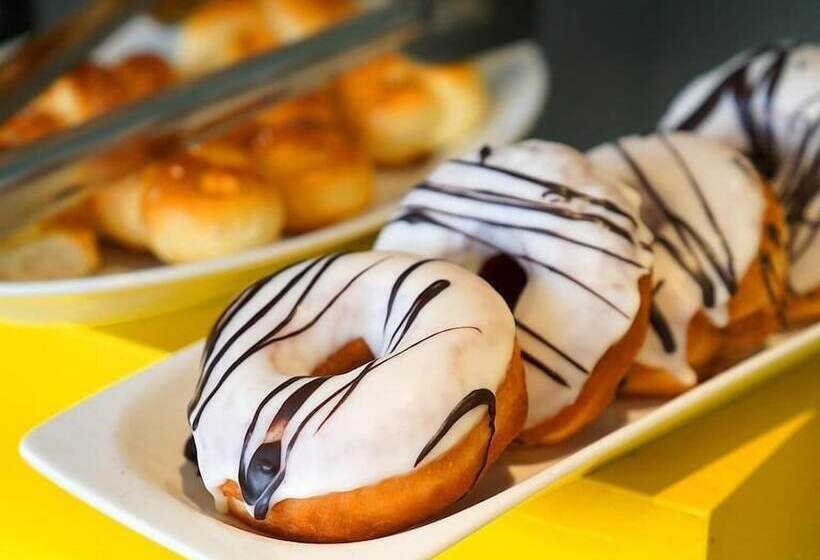 Indigo Heights Hotel & Suites