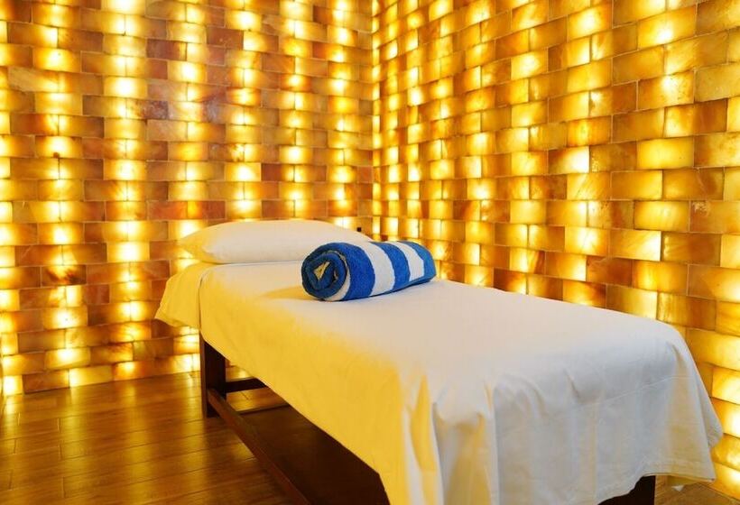 Indigo Heights Hotel & Suites