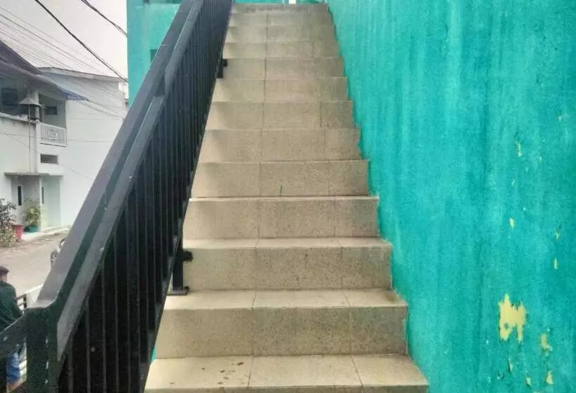 Hotelli Spot On 92839 Nany Asoka Syariah