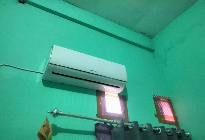 Hotelli Spot On 92839 Nany Asoka Syariah