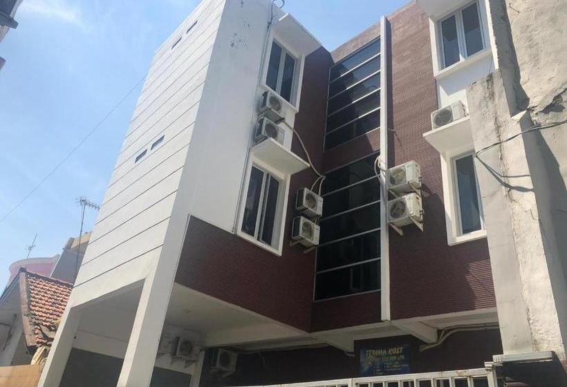 Hotel Oyo 1893 Omah Dharma