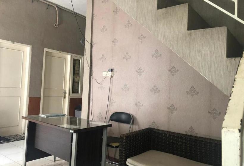 Hotel Oyo 1893 Omah Dharma