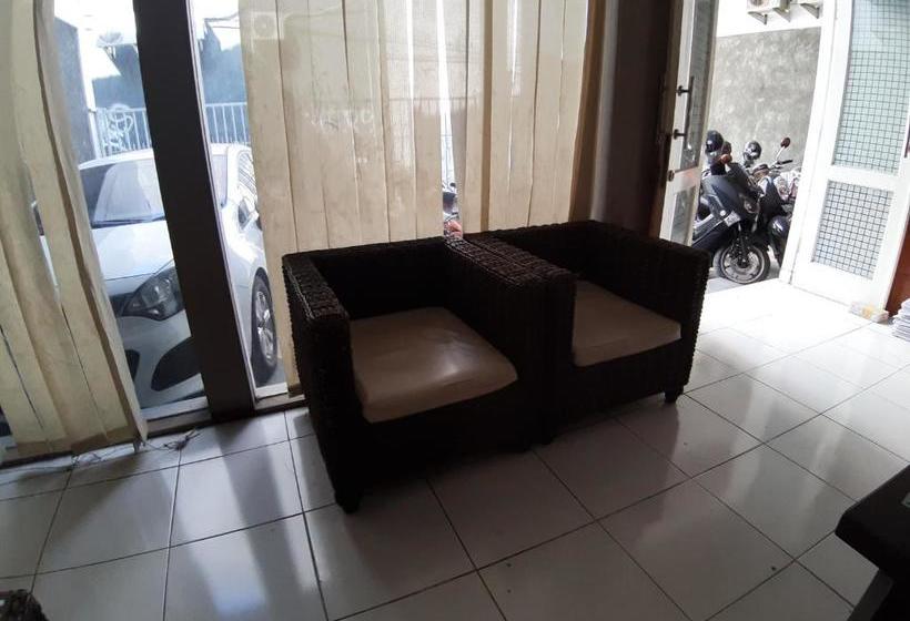 Hotel Oyo 1893 Omah Dharma