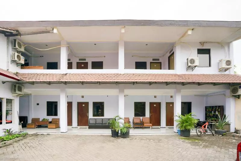 ホテル Oyo 2003 Female Residence