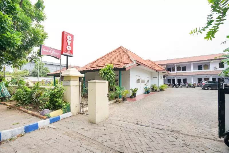 ホテル Oyo 2003 Female Residence