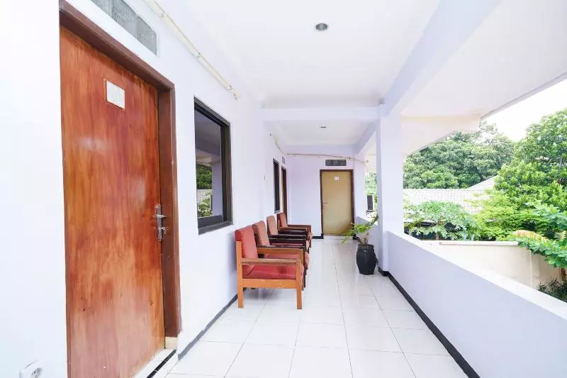 ホテル Oyo 2003 Female Residence